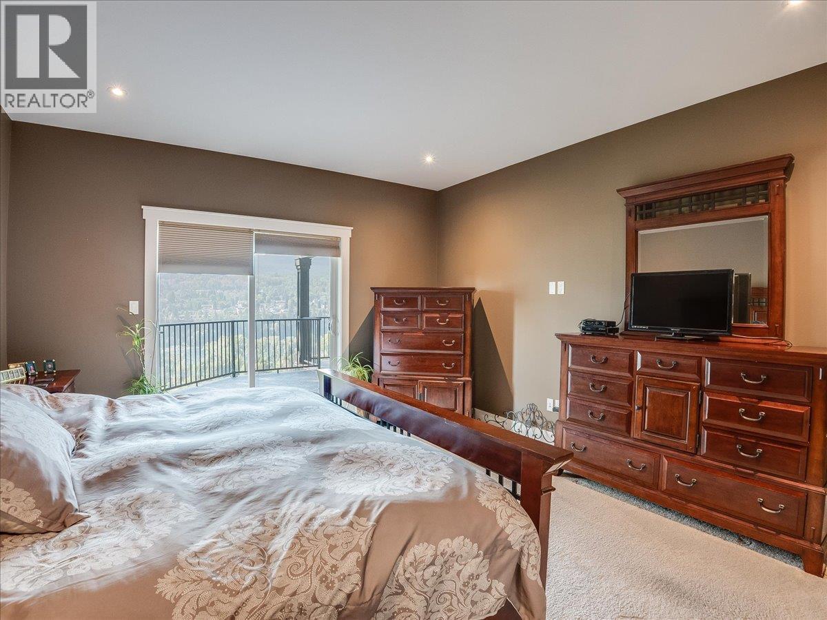 737 Prairie South Road, Castlegar, British Columbia  V1N 4K6 - Photo 24 - 10398989
