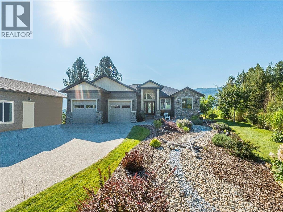 737 Prairie South Road, Castlegar, British Columbia  V1N 4K6 - Photo 3 - 10398989