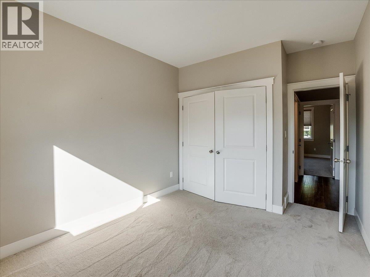 737 Prairie South Road, Castlegar, British Columbia  V1N 4K6 - Photo 35 - 10398989