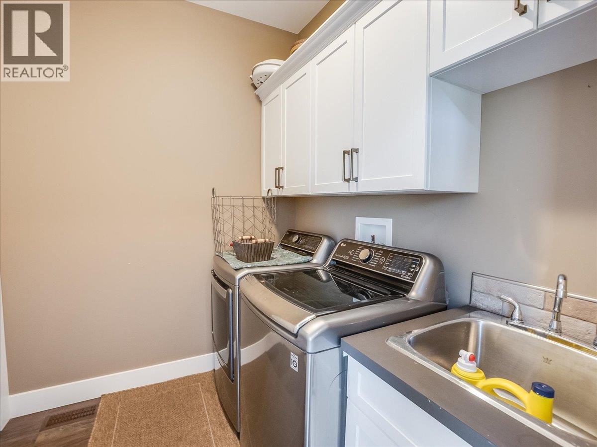737 Prairie South Road, Castlegar, British Columbia  V1N 4K6 - Photo 36 - 10398989