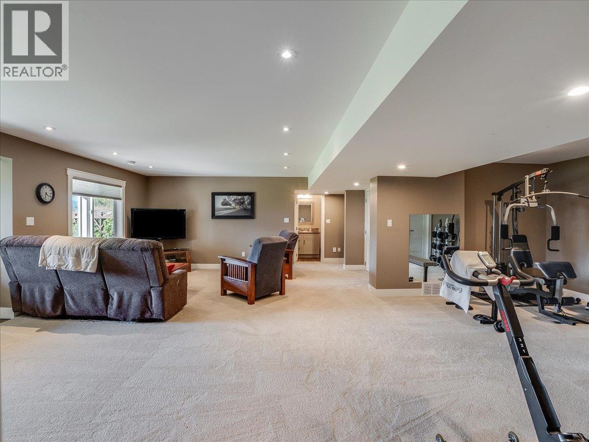 737 Prairie South Road, Castlegar, British Columbia  V1N 4K6 - Photo 38 - 10398989