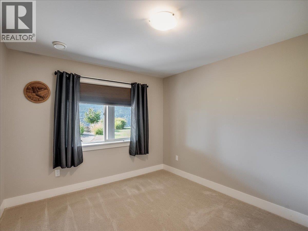 737 Prairie South Road, Castlegar, British Columbia  V1N 4K6 - Photo 41 - 10398989