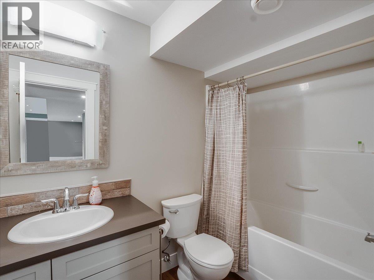 737 Prairie South Road, Castlegar, British Columbia  V1N 4K6 - Photo 46 - 10398989