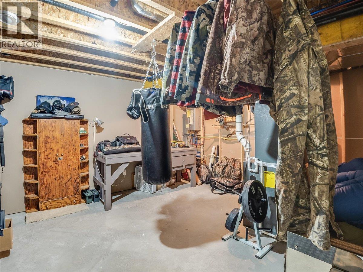 737 Prairie South Road, Castlegar, British Columbia  V1N 4K6 - Photo 50 - 10398989