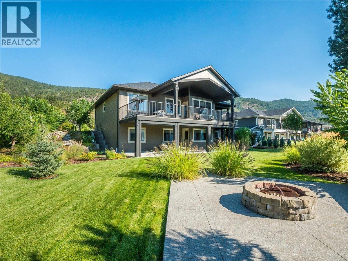 737 Prairie South Road, Castlegar, British Columbia  V1N 4K6 - Photo 9 - 10398989