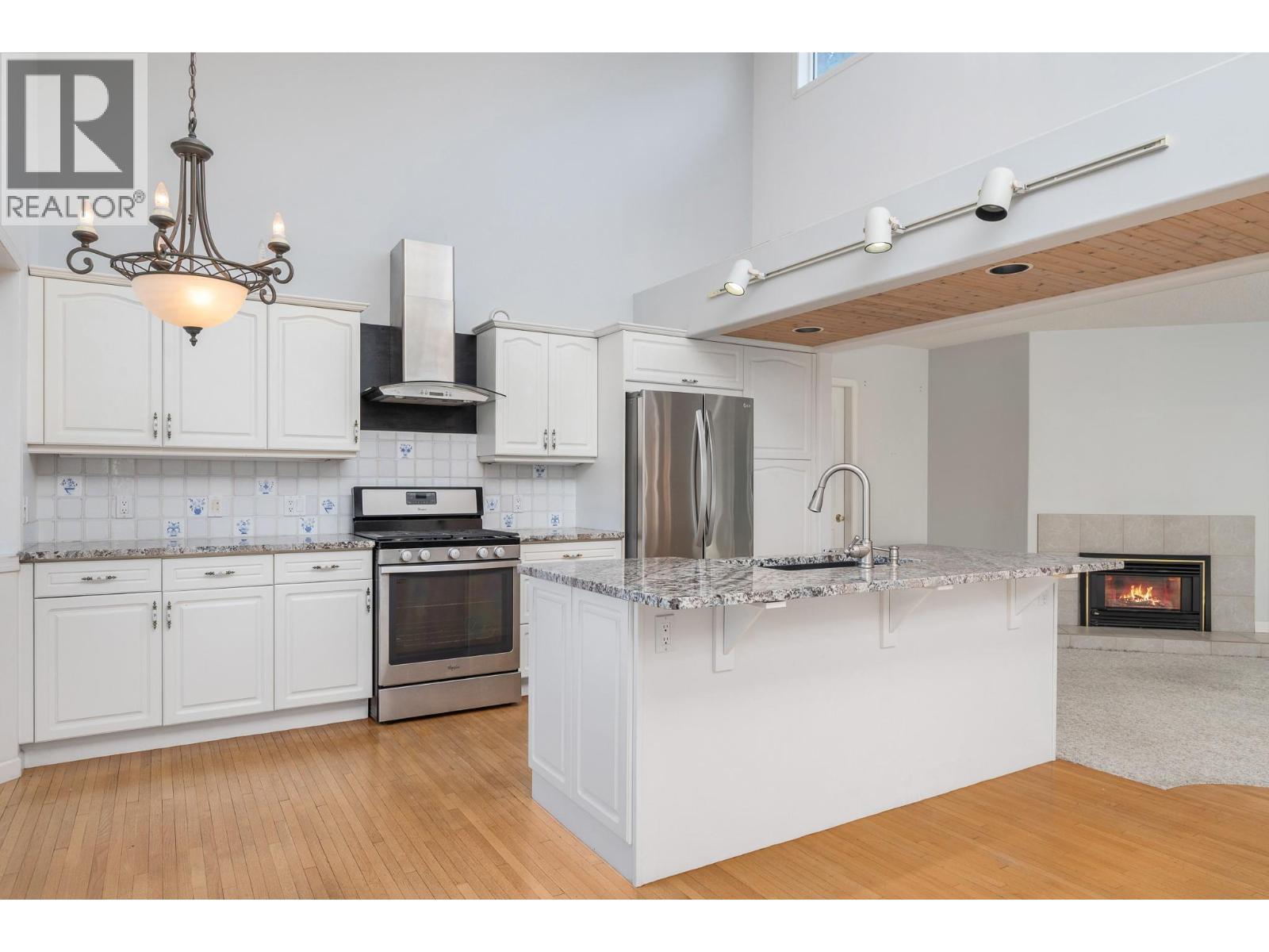 14175 Tamarack Drive, Coldstream, British Columbia  V1B 2E1 - Photo 13 - 10369619