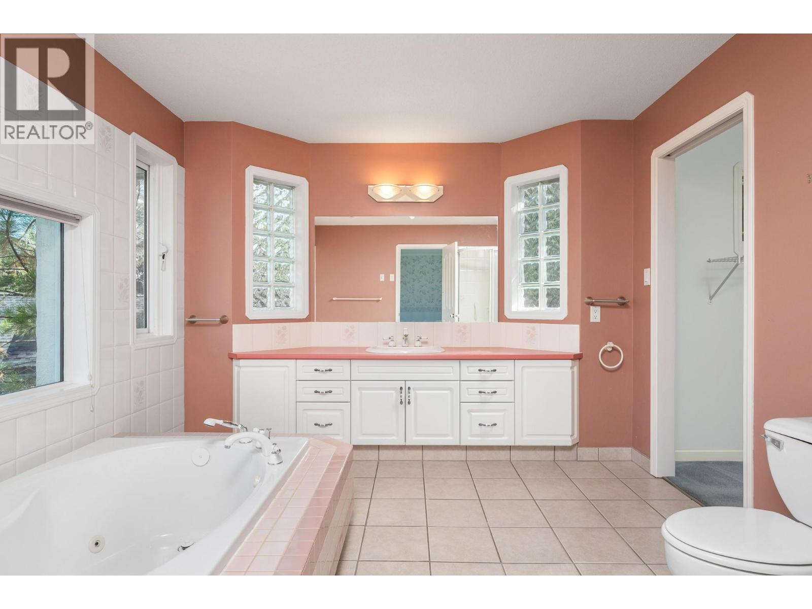 14175 Tamarack Drive, Coldstream, British Columbia  V1B 2E1 - Photo 18 - 10369619