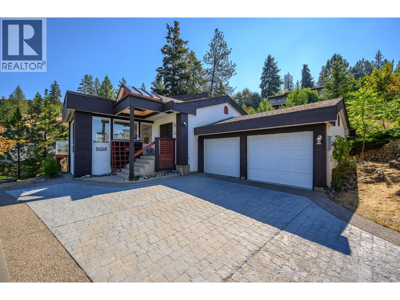14175 Tamarack Drive, Coldstream, British Columbia  V1B 2E1 - Photo 4 - 10369619