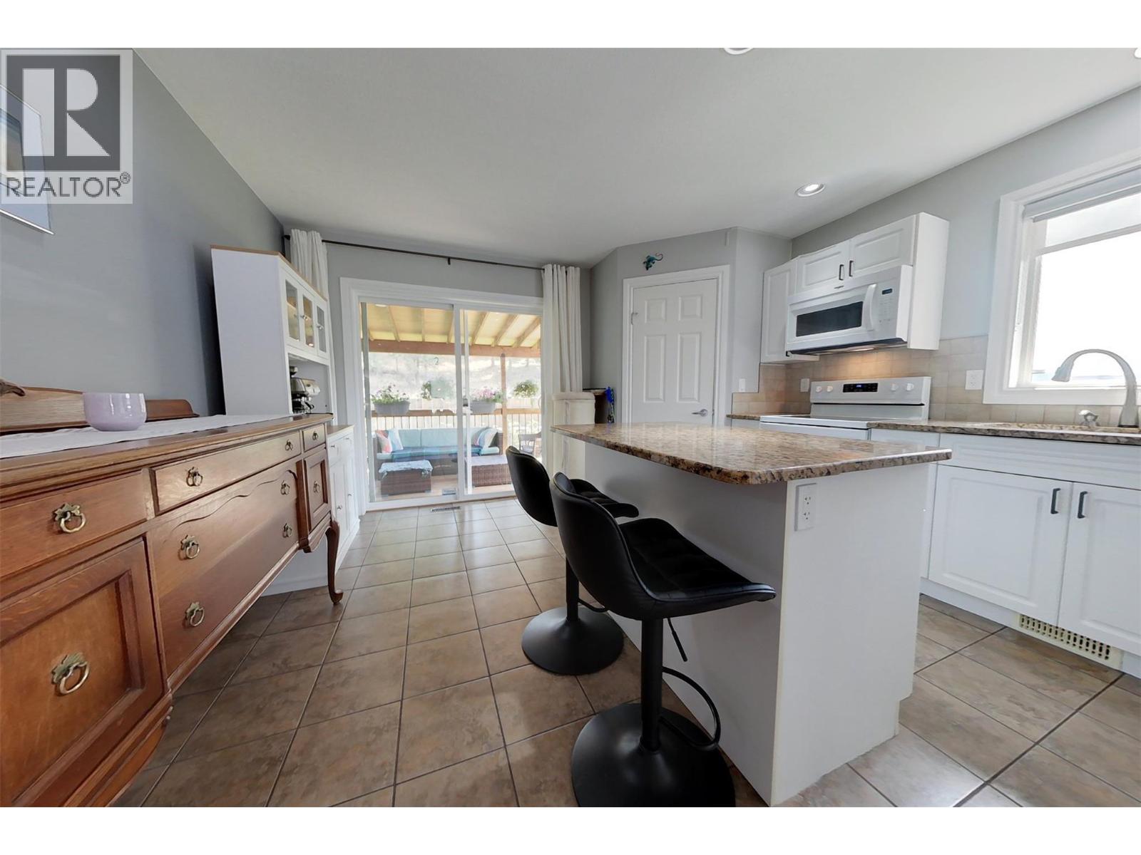 1900 Kelowna Crescent, Cranbrook, British Columbia  V1C 6L6 - Photo 11 - 10399100