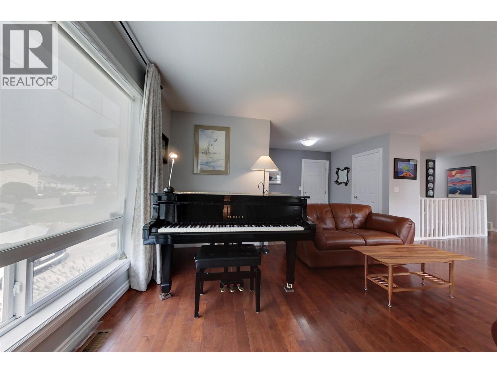 1900 Kelowna Crescent, Cranbrook, British Columbia  V1C 6L6 - Photo 4 - 10399100