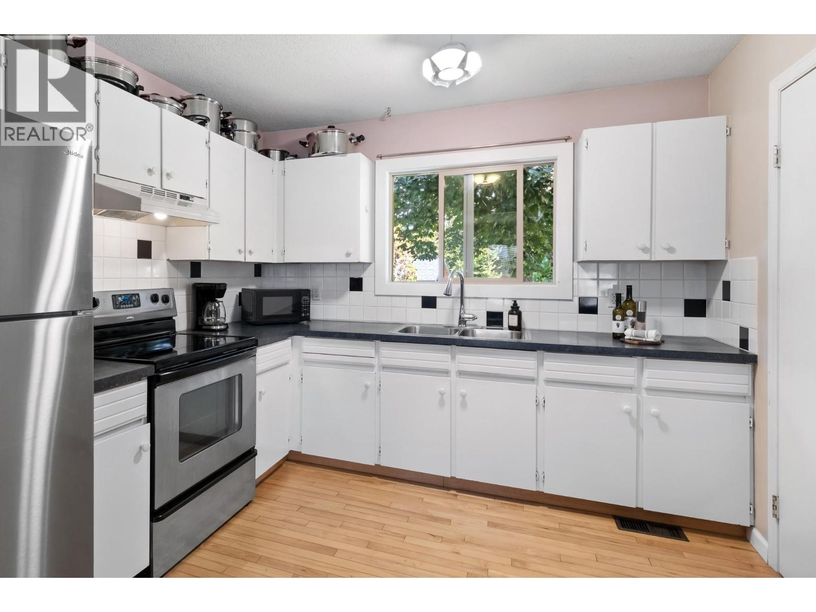 1230 Creekside Road, Kelowna, British Columbia  V1X 1B3 - Photo 11 - 10398312