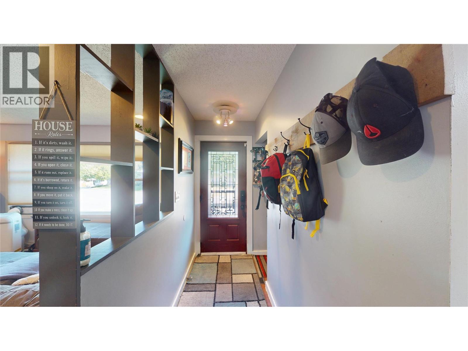 612 17th Avenue S, Cranbrook, British Columbia  V1C 3B5 - Photo 5 - 10399108