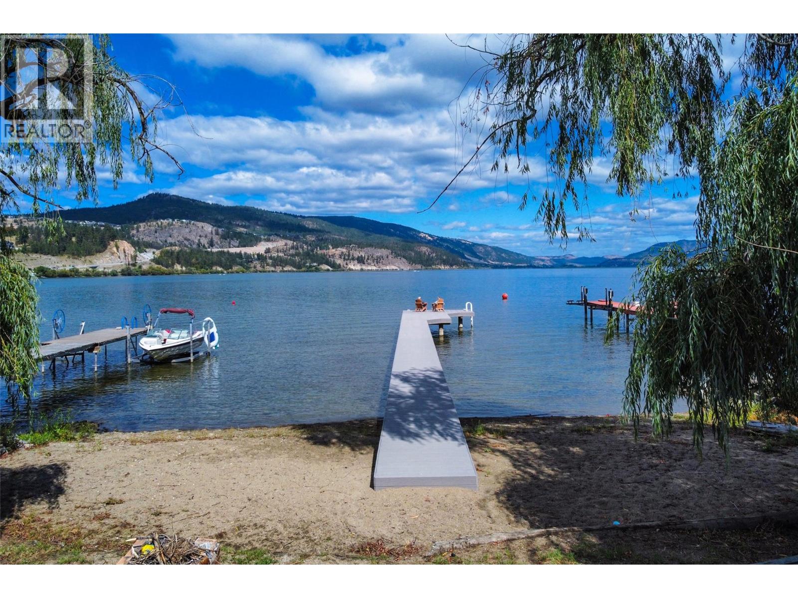 3242 Clement Road, Lake Country, British Columbia  V4V 1X7 - Photo 1 - 10399089