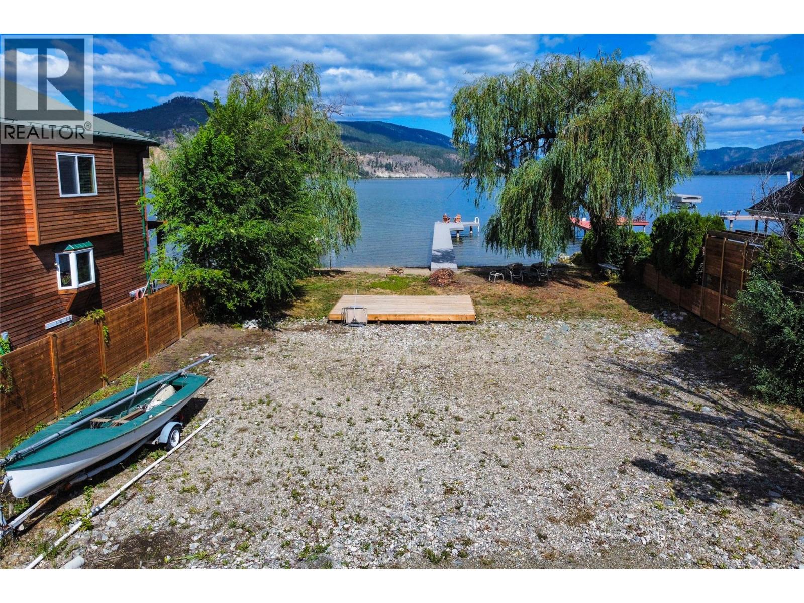 3242 Clement Road, Lake Country, British Columbia  V4V 1X7 - Photo 2 - 10399089