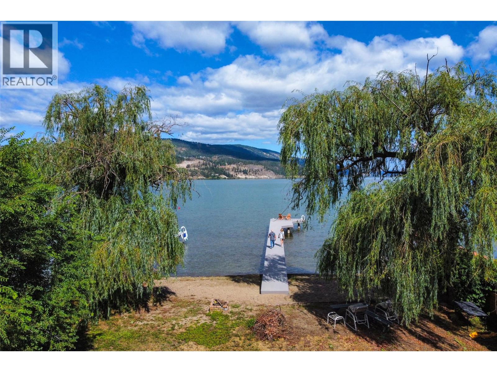 3242 Clement Road, Lake Country, British Columbia  V4V 1X7 - Photo 3 - 10399089