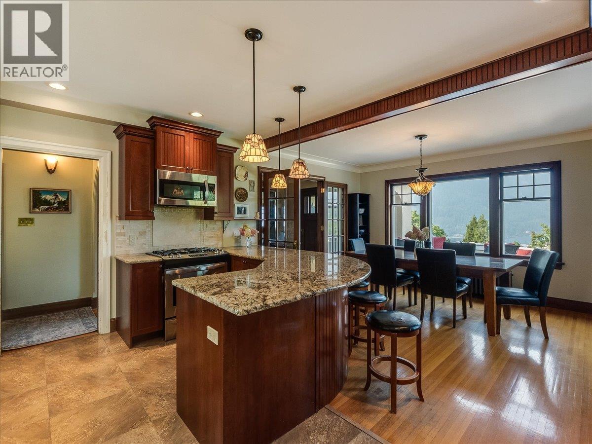 411 Hamilton Avenue, Nelson, British Columbia  V1L 3G1 - Photo 11 - 10398510