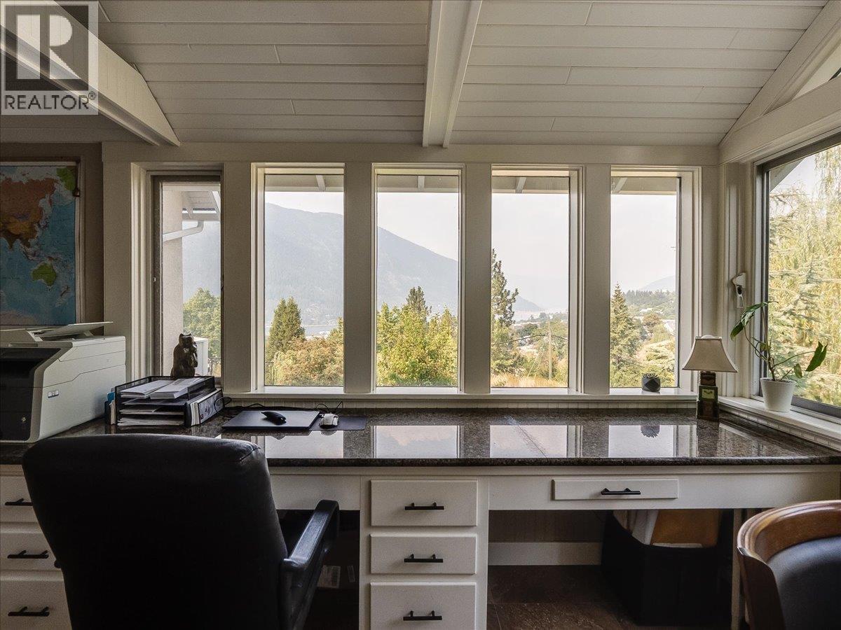 411 Hamilton Avenue, Nelson, British Columbia  V1L 3G1 - Photo 14 - 10398510