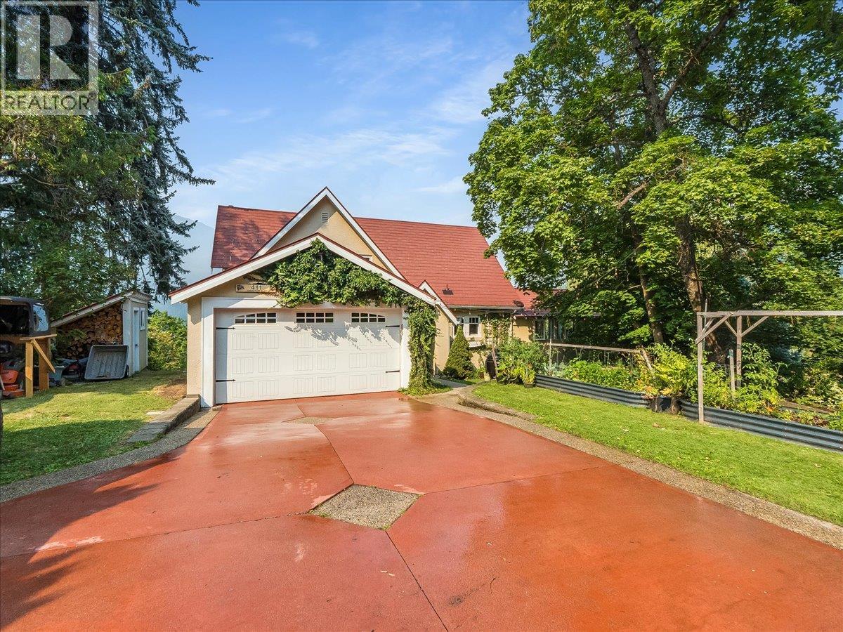 411 Hamilton Avenue, Nelson, British Columbia  V1L 3G1 - Photo 2 - 10398510