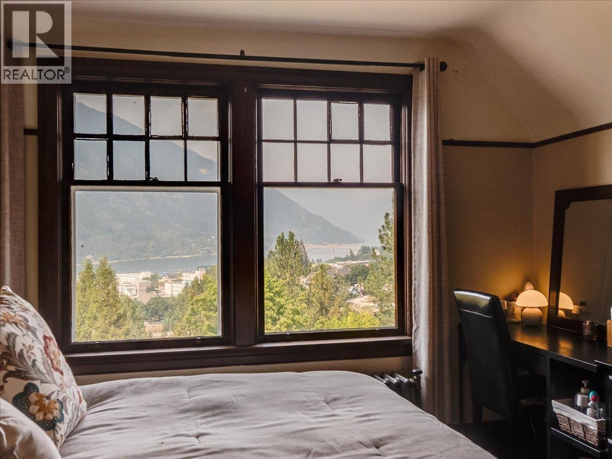 411 Hamilton Avenue, Nelson, British Columbia  V1L 3G1 - Photo 32 - 10398510