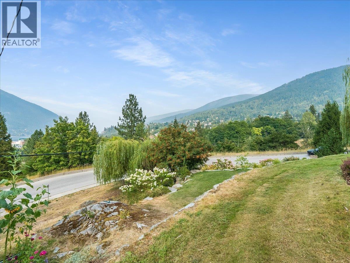 411 Hamilton Avenue, Nelson, British Columbia  V1L 3G1 - Photo 56 - 10398510