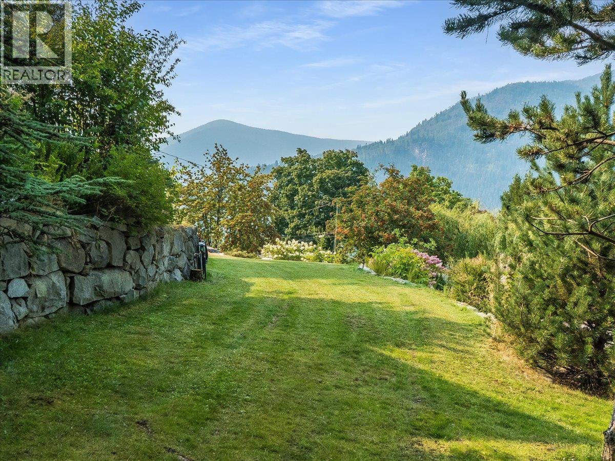 411 Hamilton Avenue, Nelson, British Columbia  V1L 3G1 - Photo 59 - 10398510