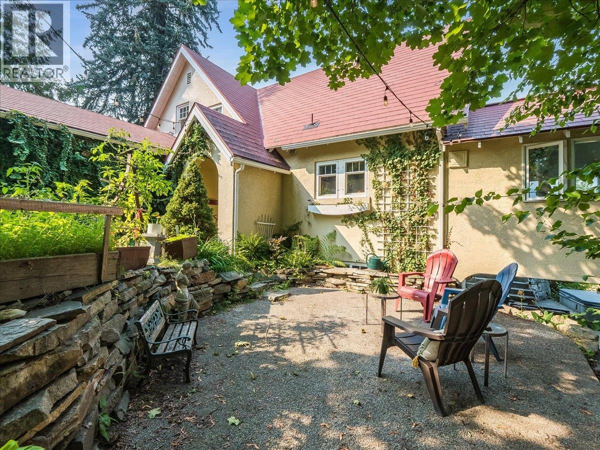 411 Hamilton Avenue, Nelson, British Columbia  V1L 3G1 - Photo 8 - 10398510