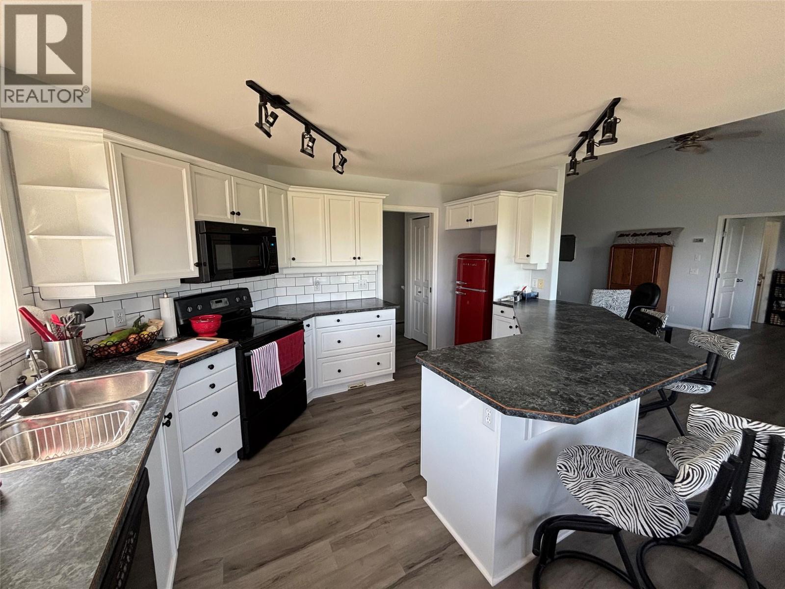 2272 Shannon Hills Drive, West Kelowna, British Columbia  V4T 2P1 - Photo 8 - 10397810