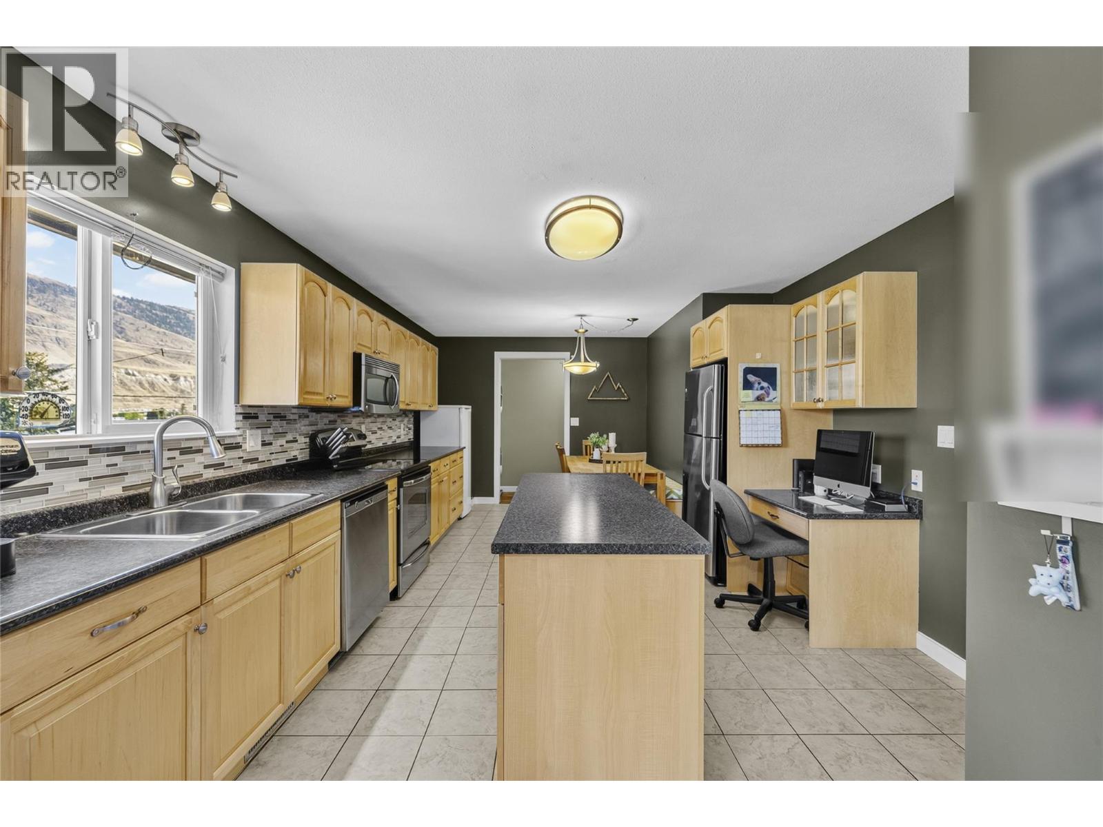 2045 Valleyview Drive, Kamloops, British Columbia  V2C 4C3 - Photo 13 - 10399137