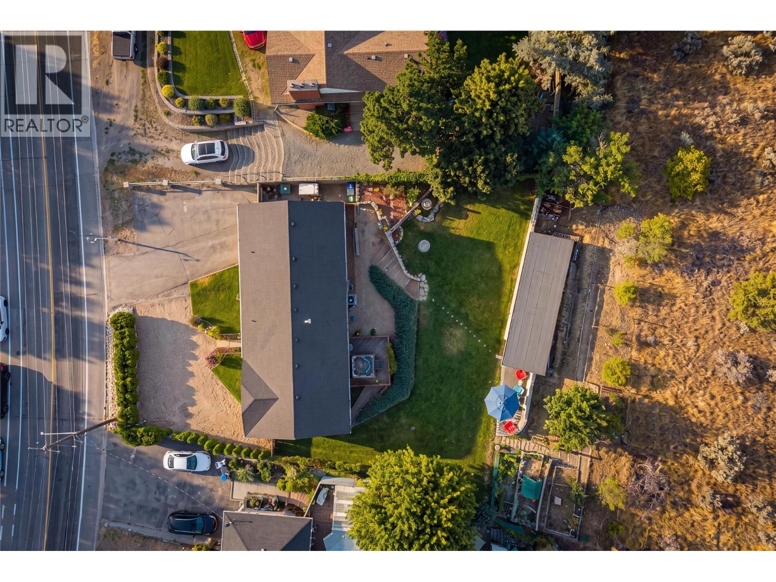 2045 Valleyview Drive, Kamloops, British Columbia  V2C 4C3 - Photo 2 - 10399137