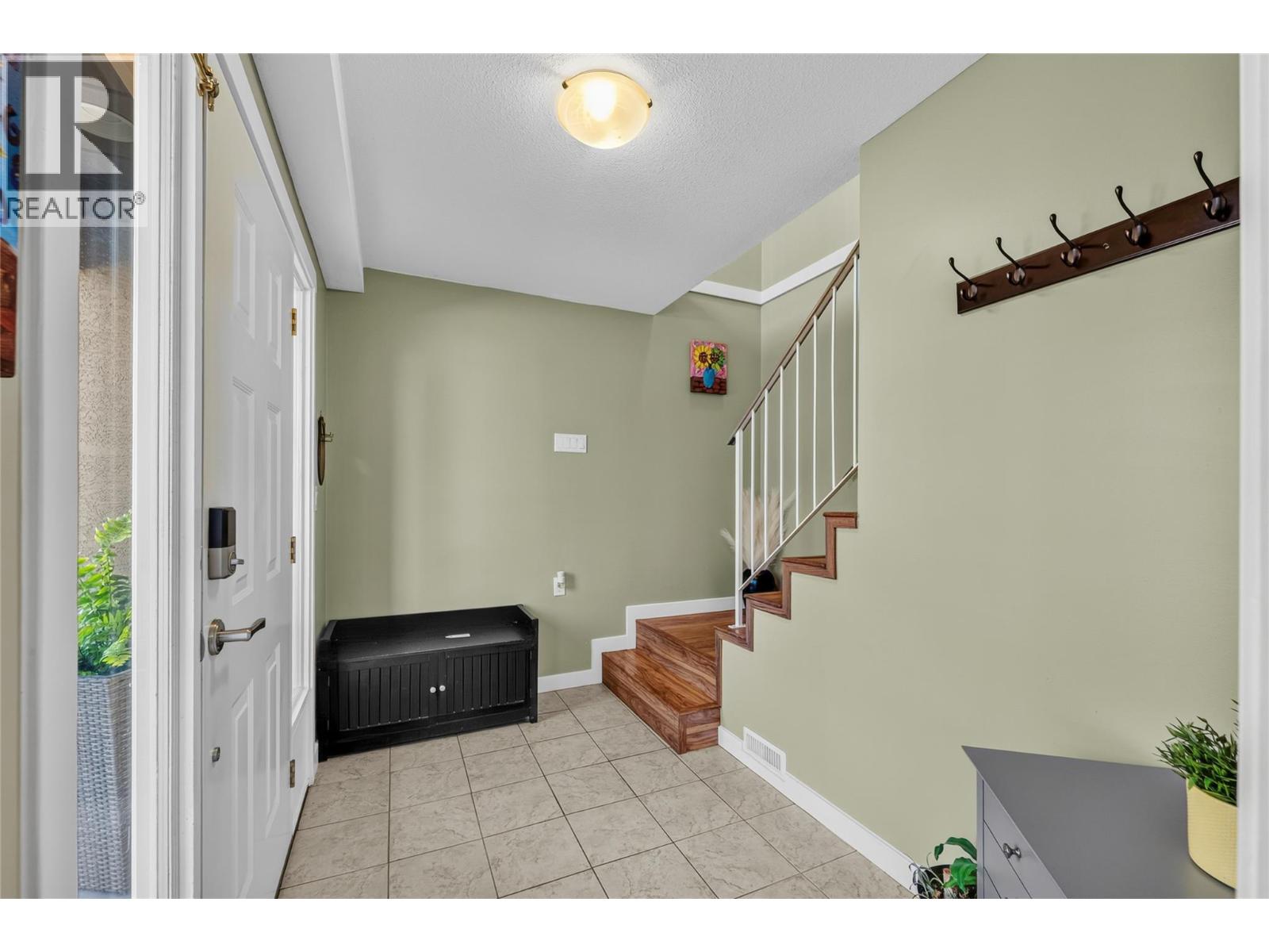 2045 Valleyview Drive, Kamloops, British Columbia  V2C 4C3 - Photo 7 - 10399137