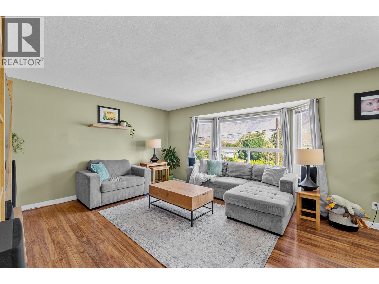2045 Valleyview Drive, Kamloops, British Columbia  V2C 4C3 - Photo 8 - 10399137