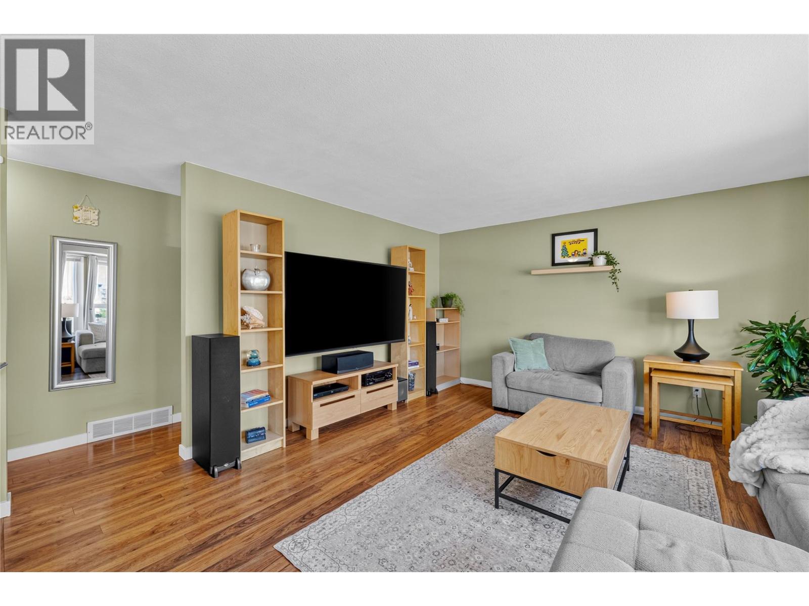2045 Valleyview Drive, Kamloops, British Columbia  V2C 4C3 - Photo 9 - 10399137