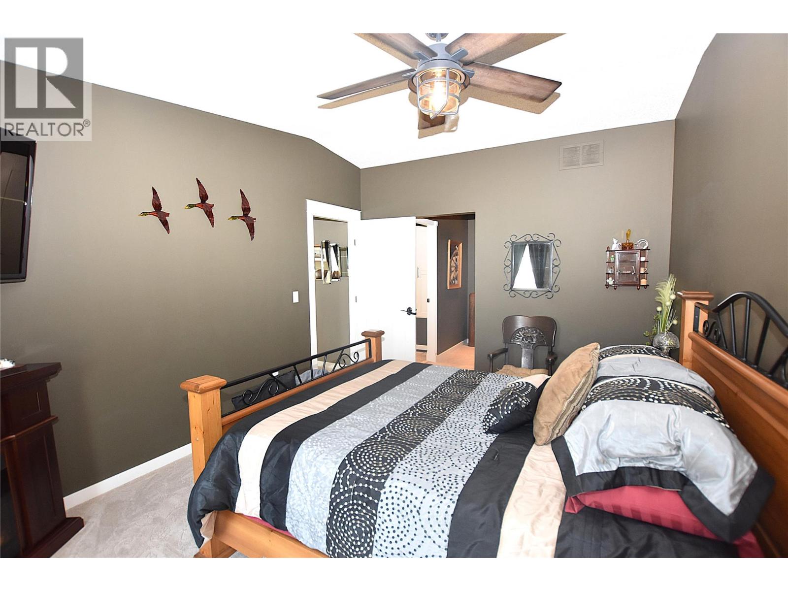 535 Loon Avenue, Vernon, British Columbia  V1H 2A1 - Photo 33 - 10399115