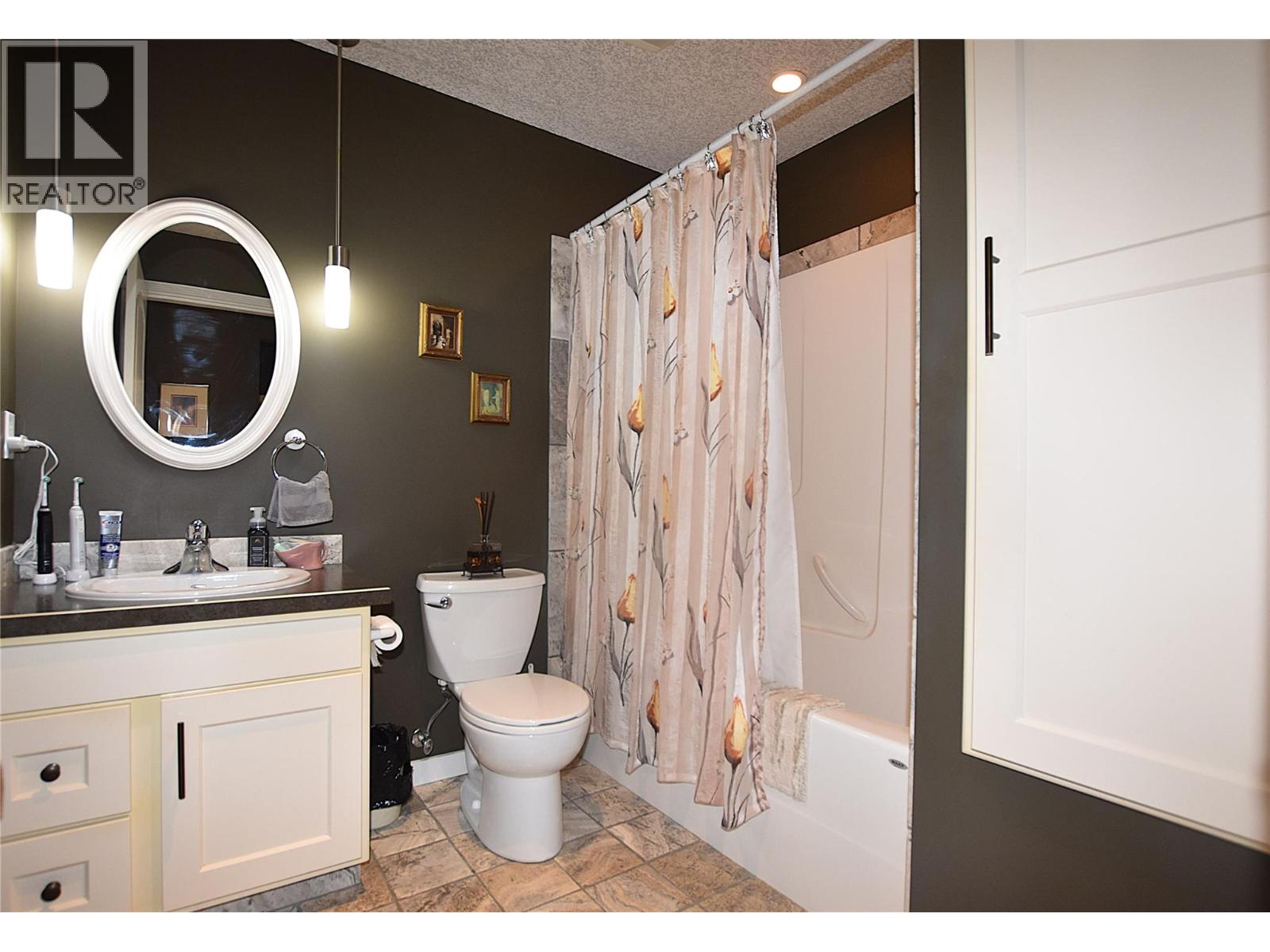 535 Loon Avenue, Vernon, British Columbia  V1H 2A1 - Photo 35 - 10399115