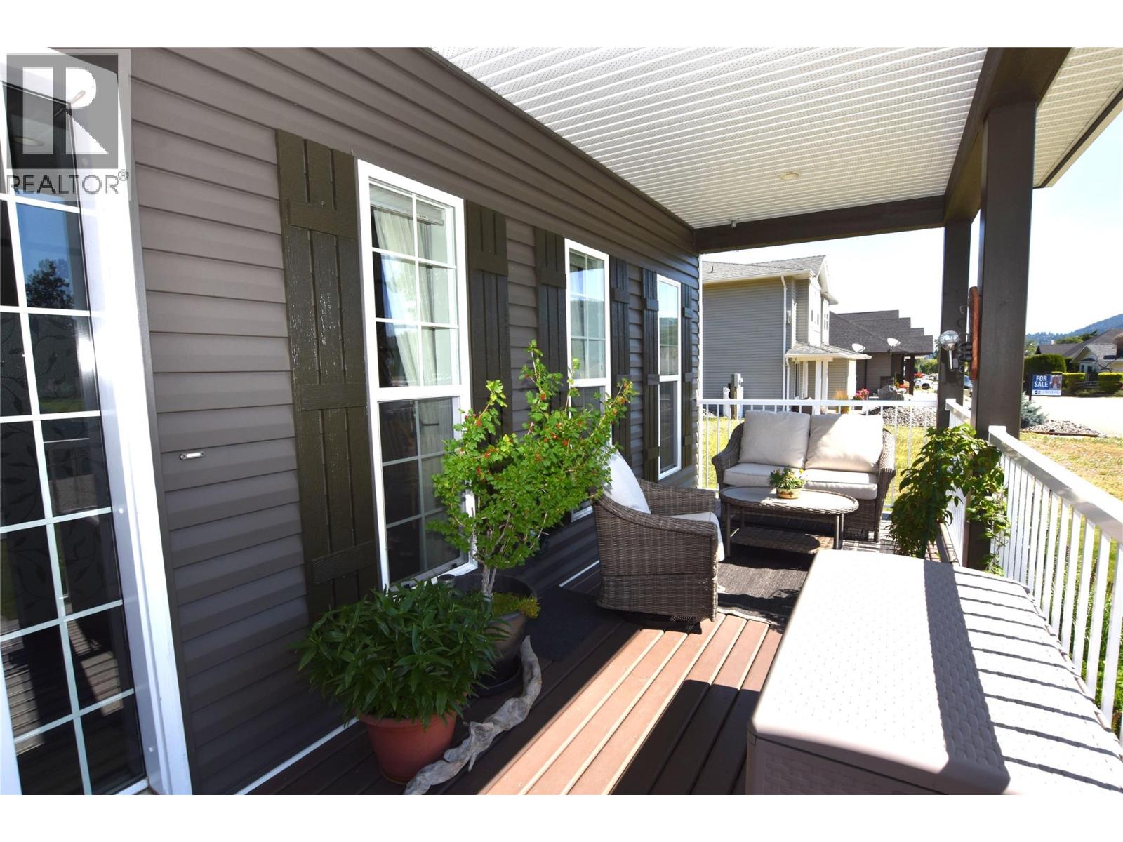 535 Loon Avenue, Vernon, British Columbia  V1H 2A1 - Photo 4 - 10399115