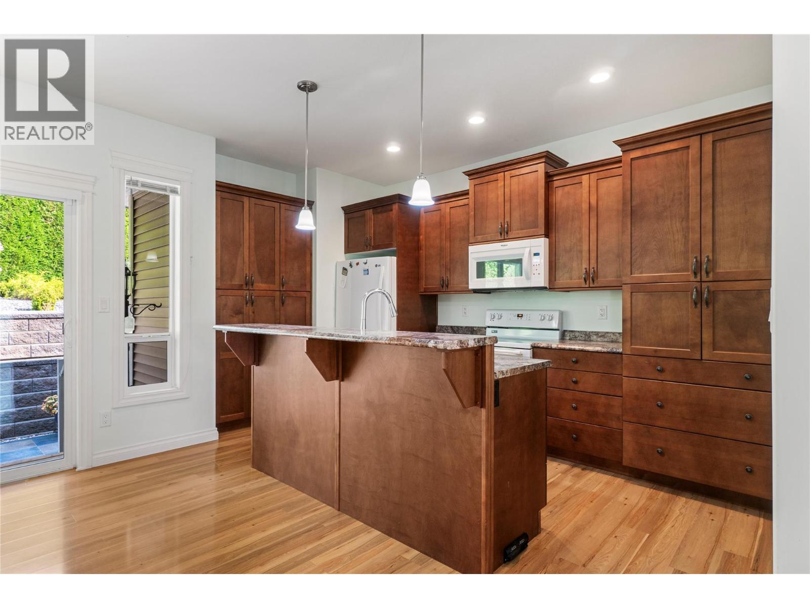 2850 7 Avenue Ne Unit# 7, Salmon Arm, British Columbia  V1E 0B7 - Photo 13 - 10399126