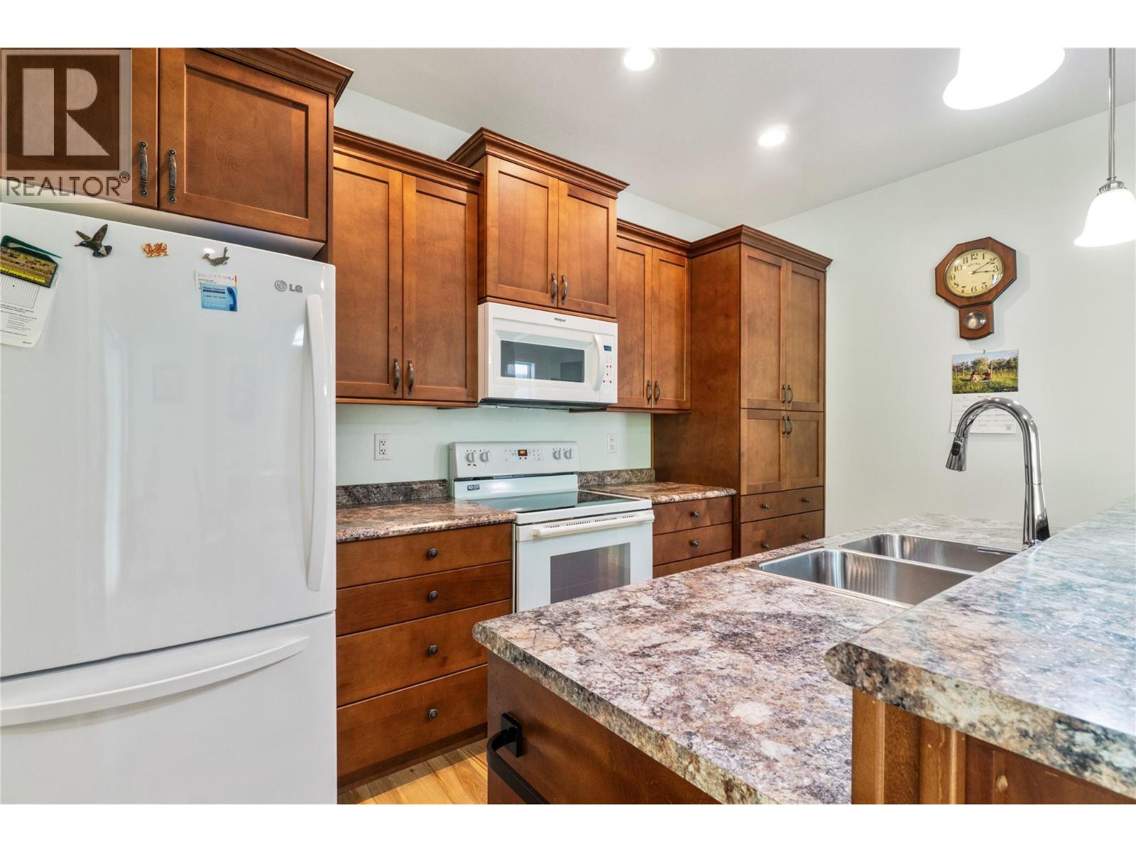 2850 7 Avenue Ne Unit# 7, Salmon Arm, British Columbia  V1E 0B7 - Photo 14 - 10399126