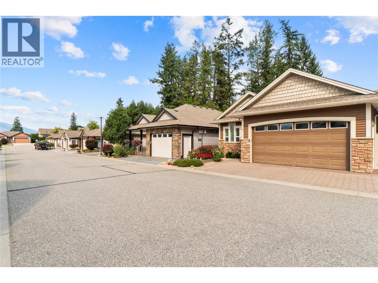 2850 7 Avenue Ne Unit# 7, Salmon Arm, British Columbia  V1E 0B7 - Photo 4 - 10399126