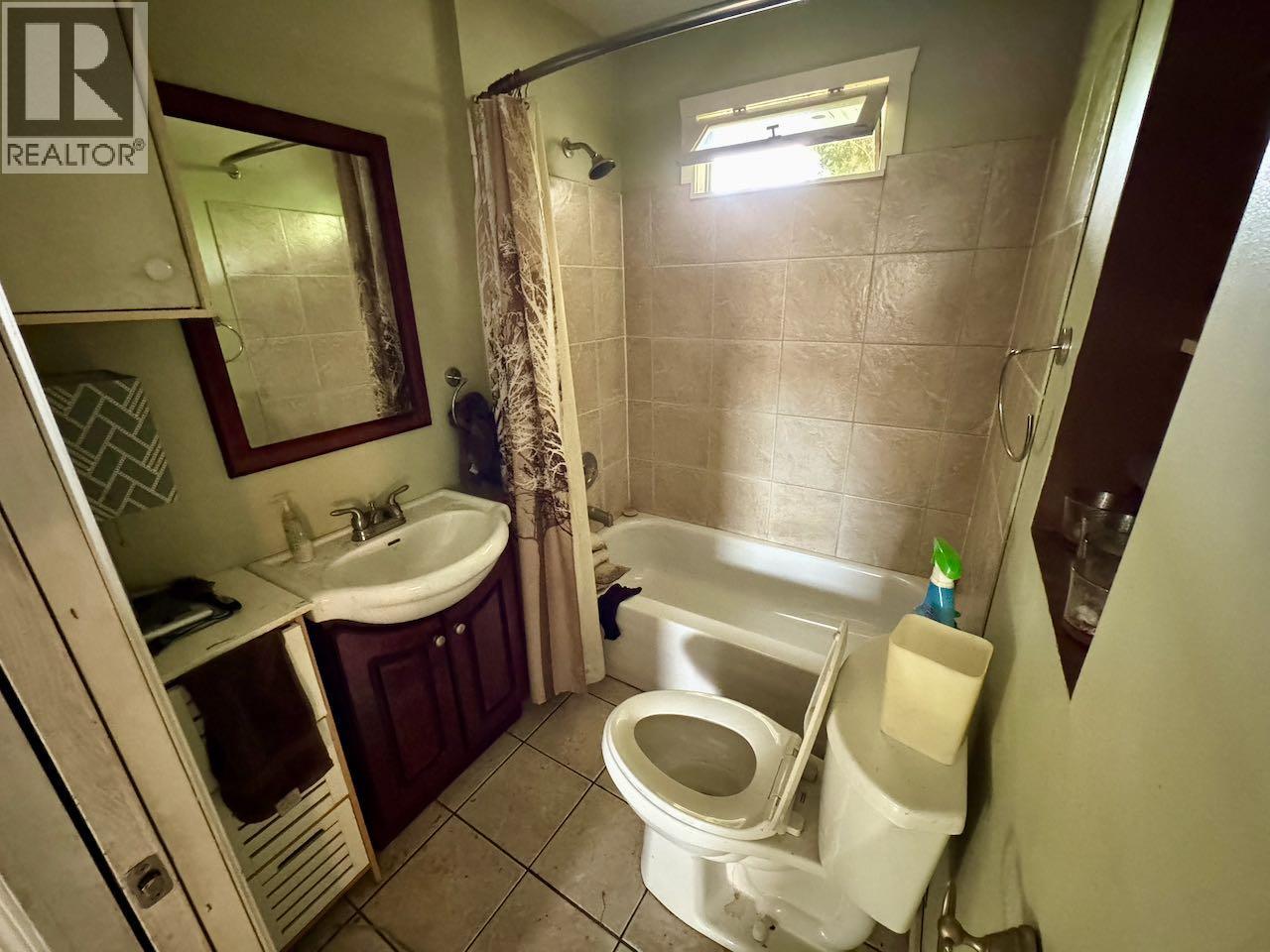 223 Larch Avenue, Kamloops, British Columbia  V2B 1C8 - Photo 8 - 10399110