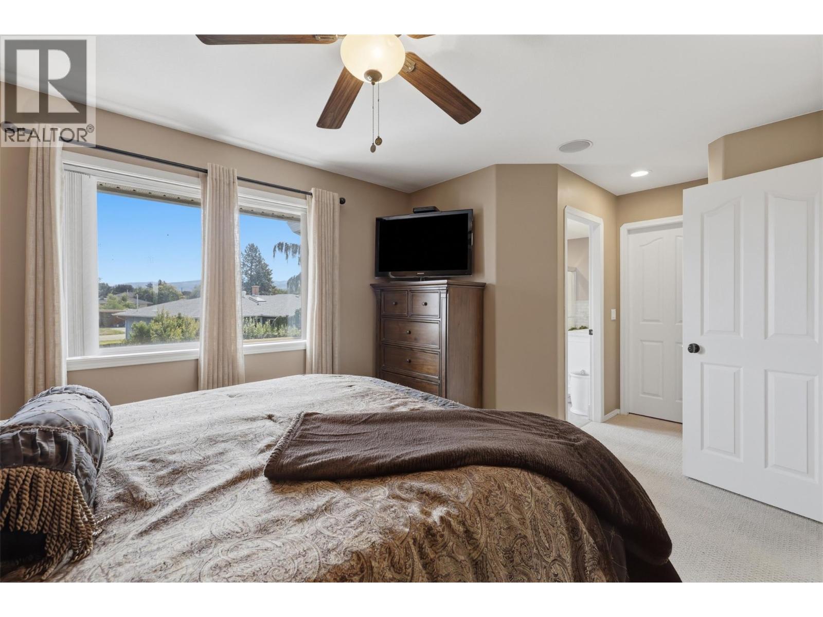 906 Invermere Court, Kamloops, British Columbia  V2B 7T4 - Photo 34 - 10399130