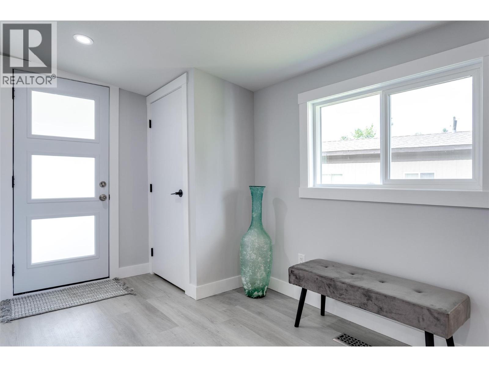 3535 Mcculloch Road Unit# 10, Kelowna, British Columbia  V1W 4R8 - Photo 2 - 10378103