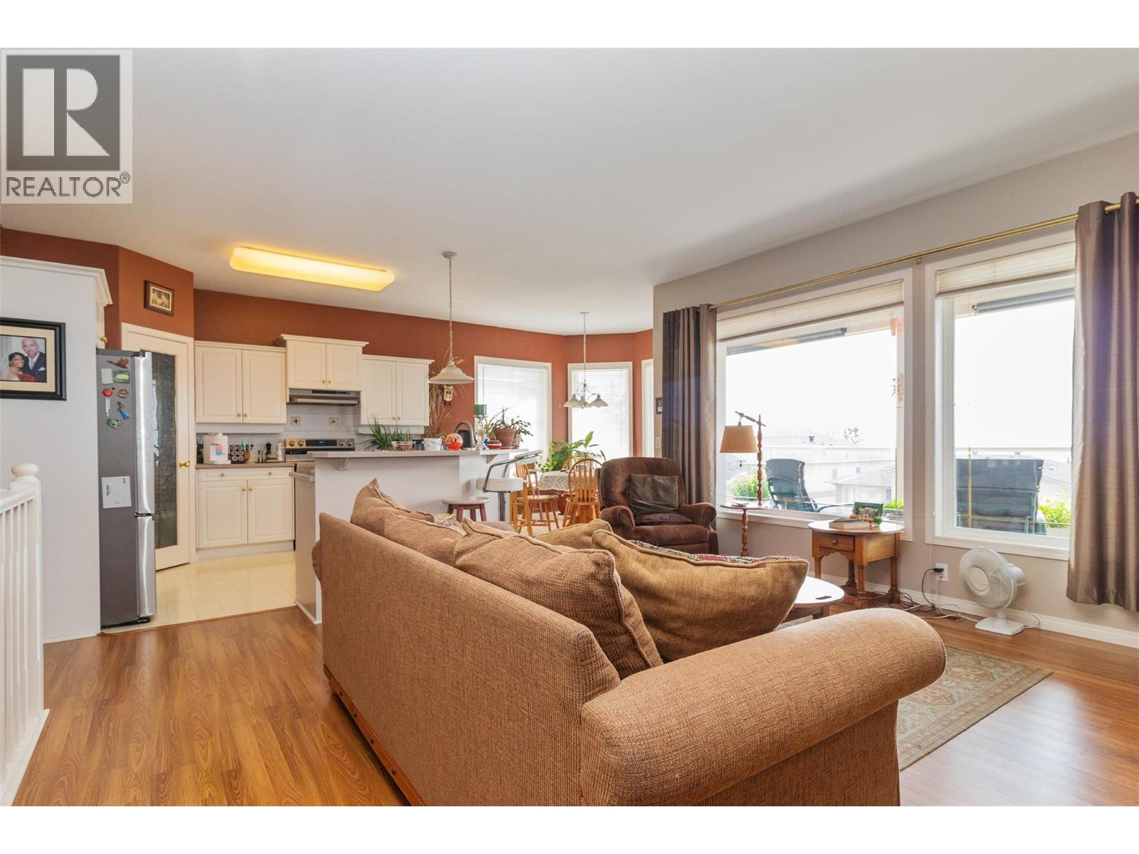 843 Lone Pine Drive, Kelowna, British Columbia  V1P 1A1 - Photo 13 - 10398975