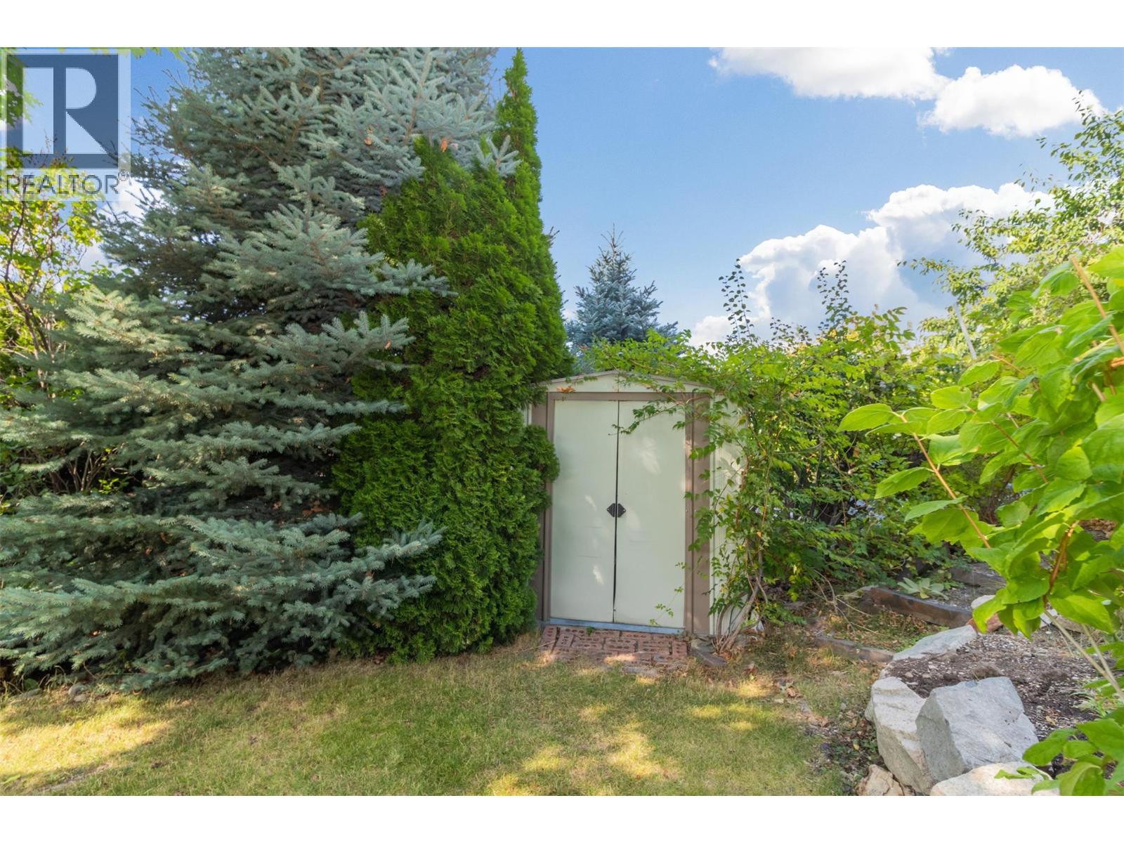 843 Lone Pine Drive, Kelowna, British Columbia  V1P 1A1 - Photo 49 - 10398975