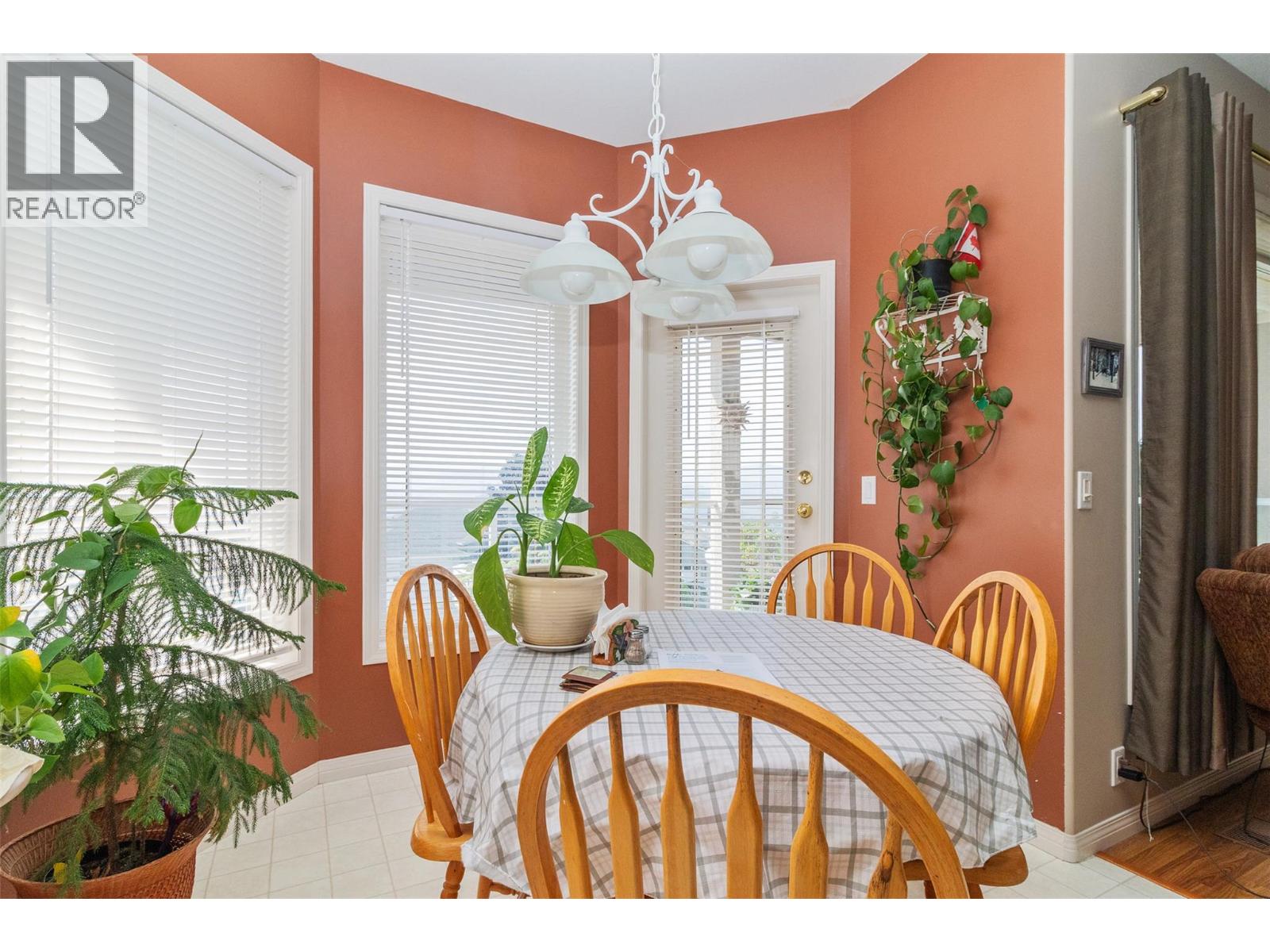 843 Lone Pine Drive, Kelowna, British Columbia  V1P 1A1 - Photo 9 - 10398975