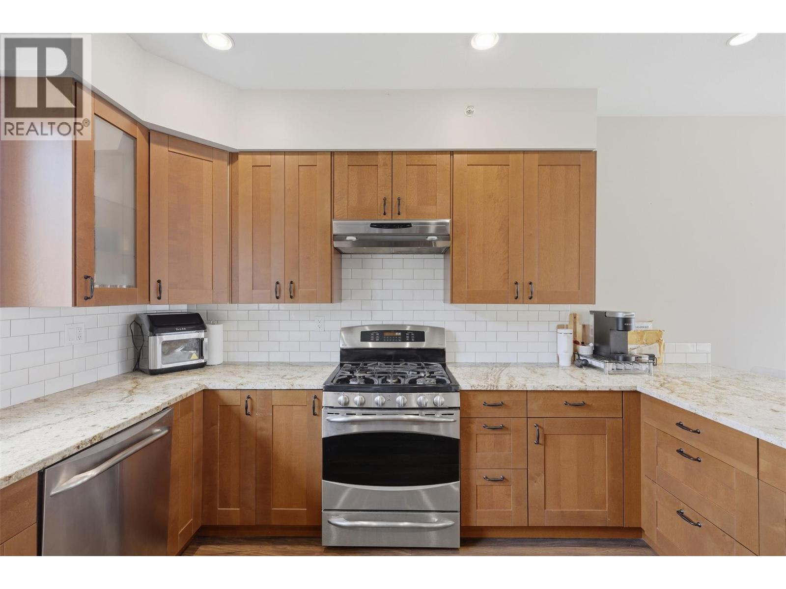 8702 Badger Drive, Kamloops, British Columbia  V2C 0B2 - Photo 11 - 10398938