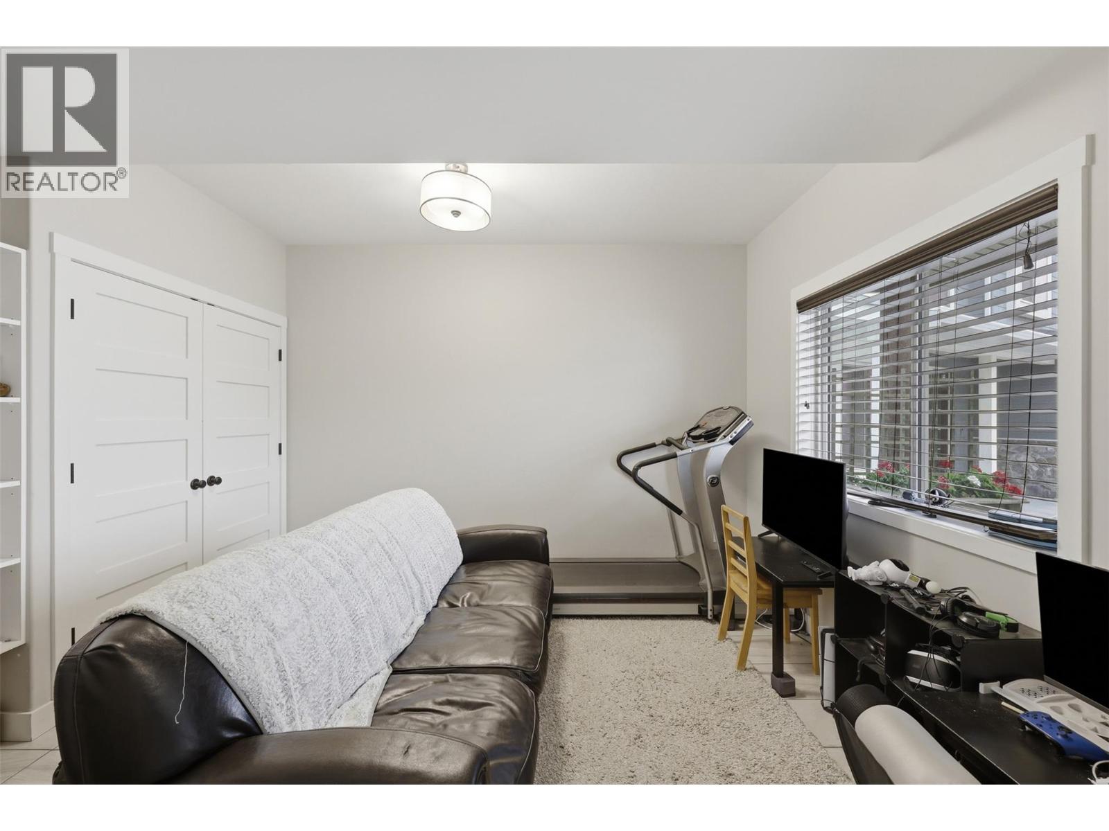 8702 Badger Drive, Kamloops, British Columbia  V2C 0B2 - Photo 32 - 10398938