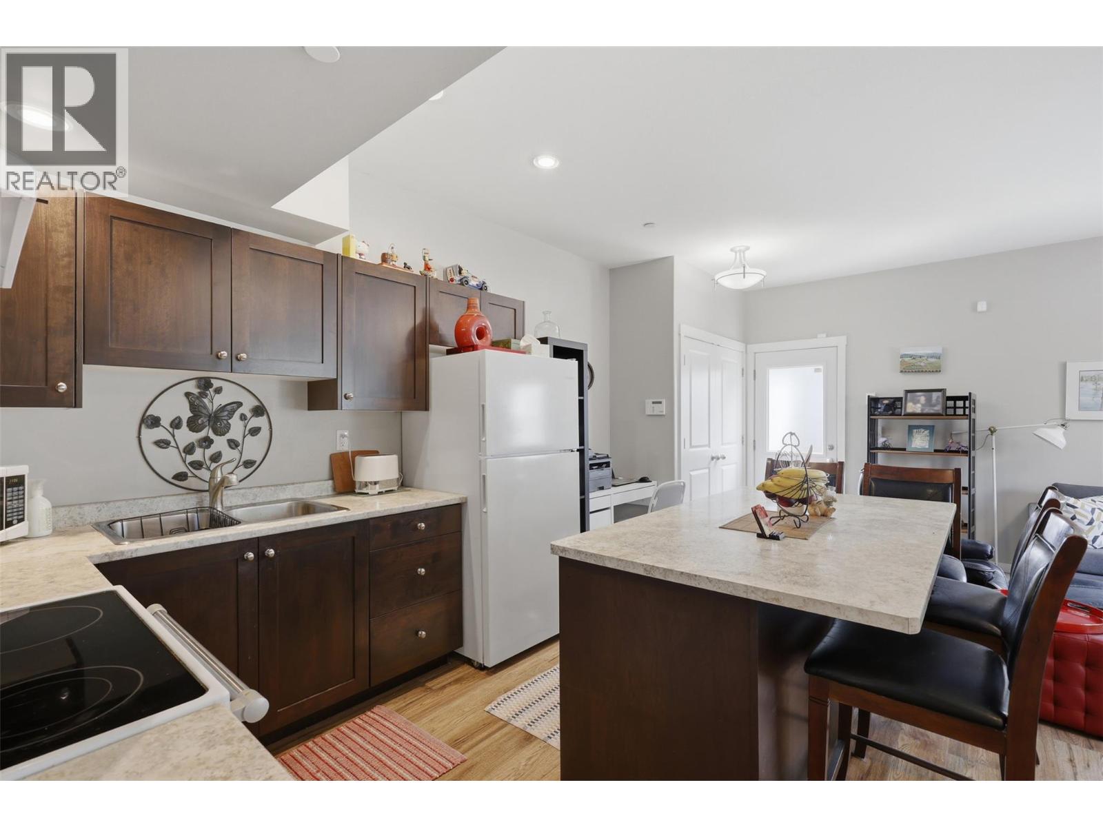 8702 Badger Drive, Kamloops, British Columbia  V2C 0B2 - Photo 37 - 10398938