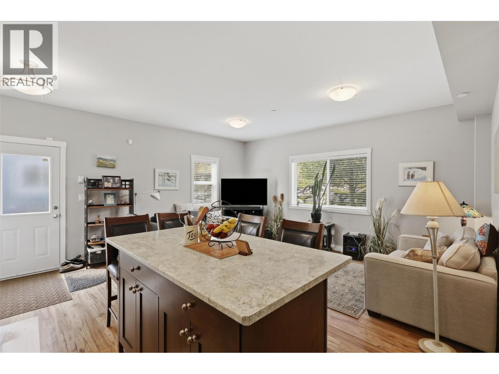 8702 Badger Drive, Kamloops, British Columbia  V2C 0B2 - Photo 39 - 10398938