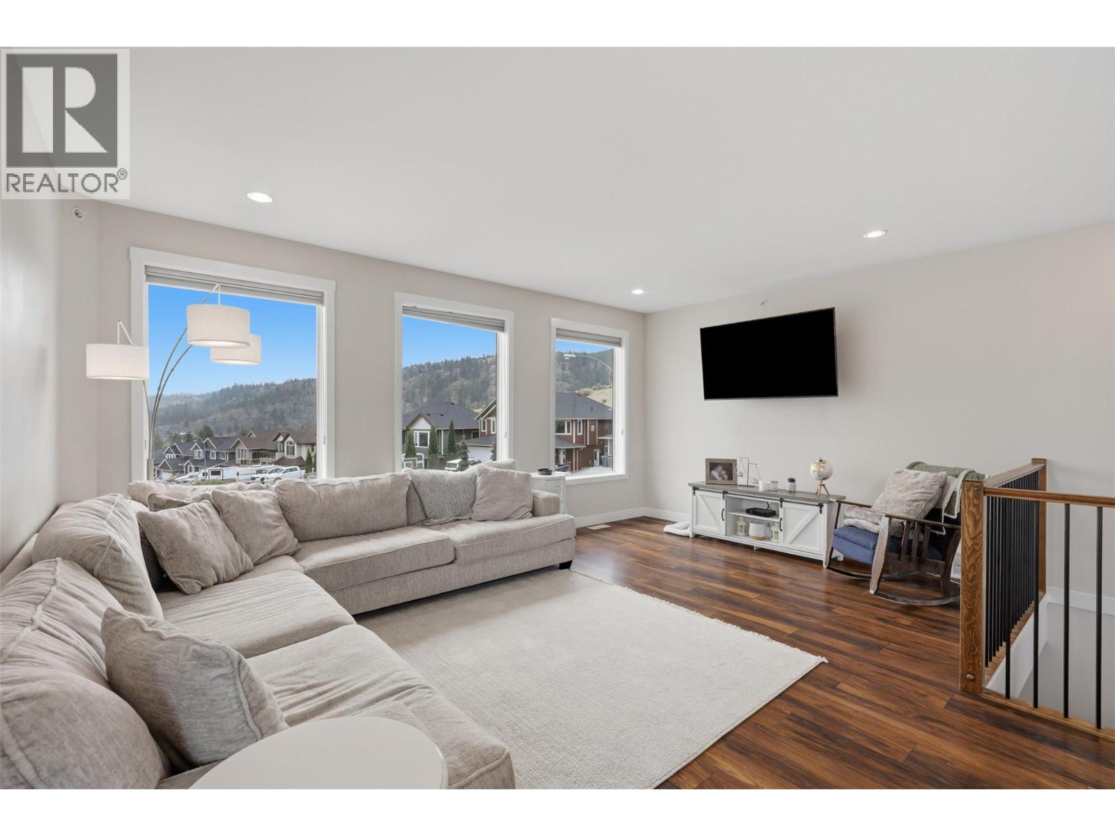 8702 Badger Drive, Kamloops, British Columbia  V2C 0B2 - Photo 5 - 10398938