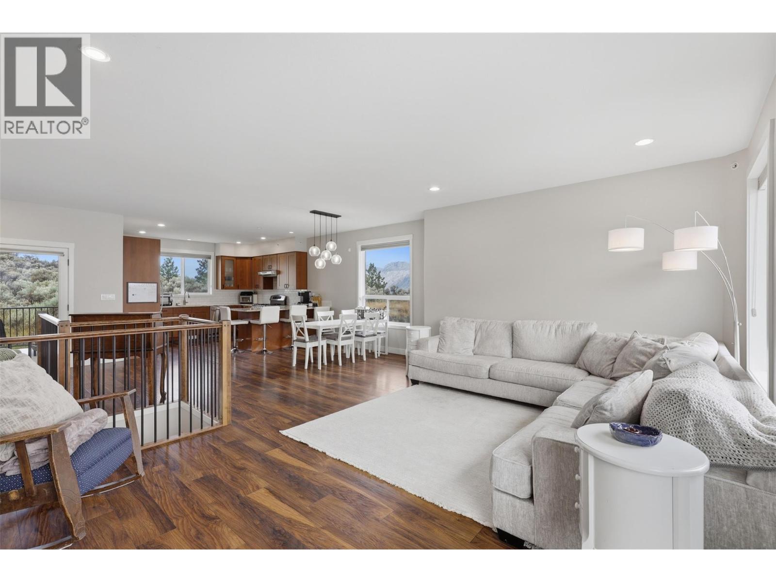 8702 Badger Drive, Kamloops, British Columbia  V2C 0B2 - Photo 6 - 10398938